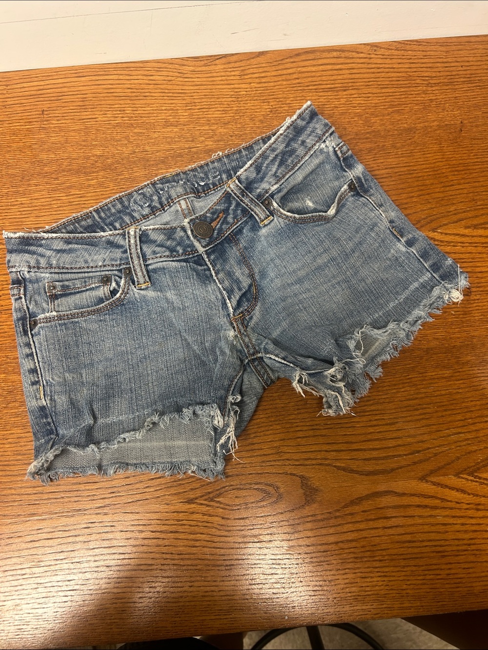 Vintage Y2k Bullhead Faded Blue Frayed Hem Denim Shorts